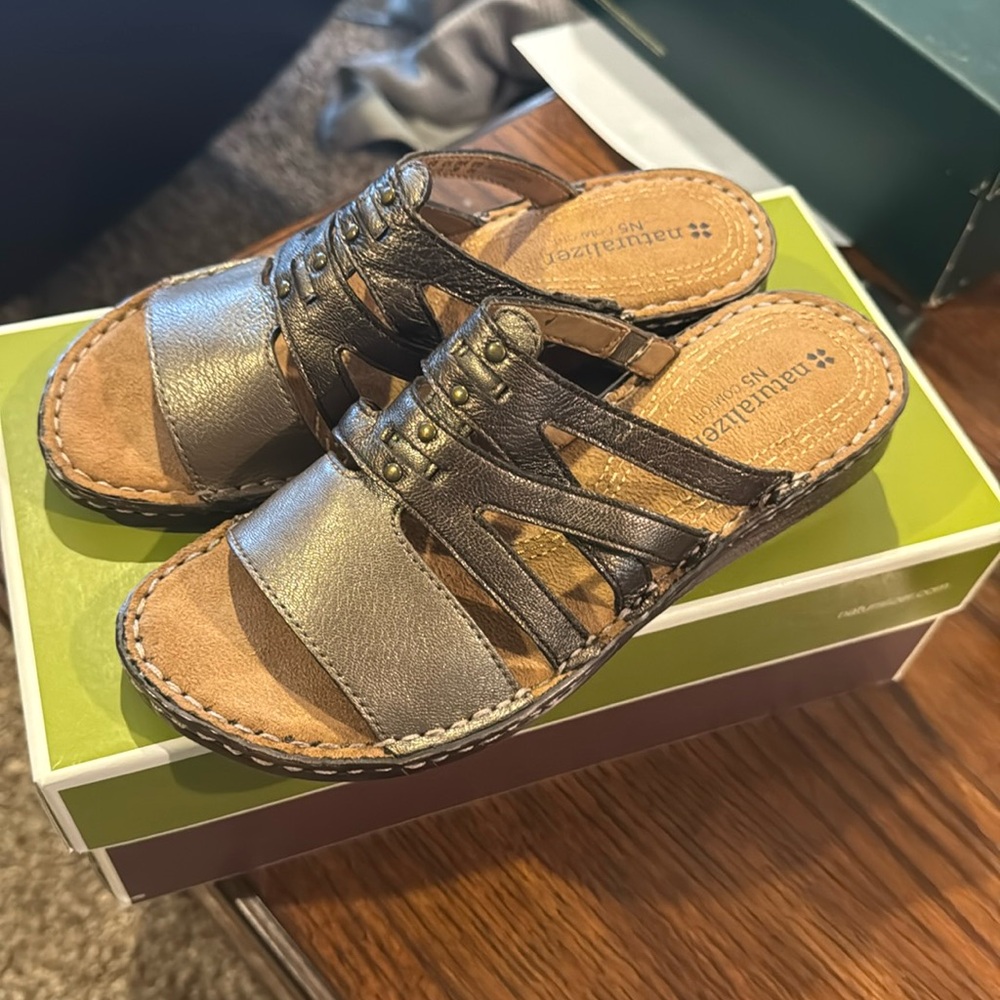 Women’s sandals